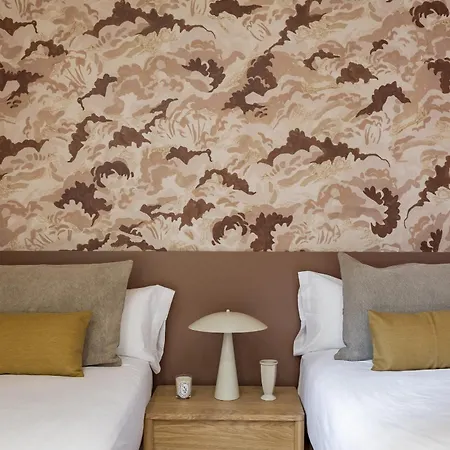 Ola Living Diagonal Guest house *