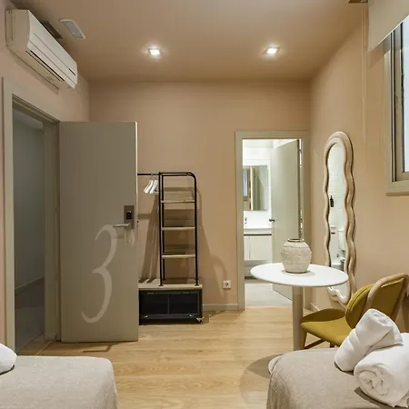 بيت ضيافة Ola Living Diagonal 3*